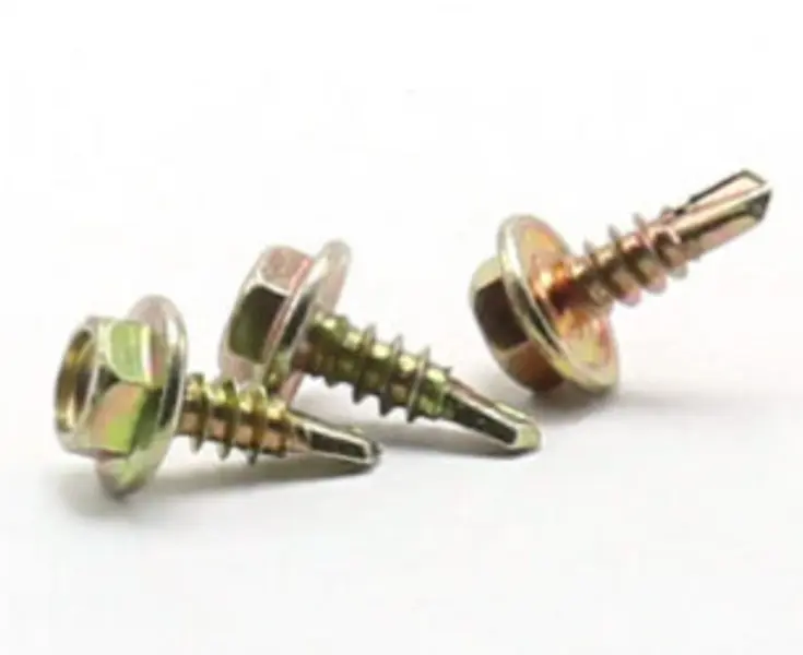 ¿Se oxidará rápidamente el tornillo autoperforante con cabeza de brida hexagonal de zinc amarillo para proyectos de estructuras de acero al aire libre?